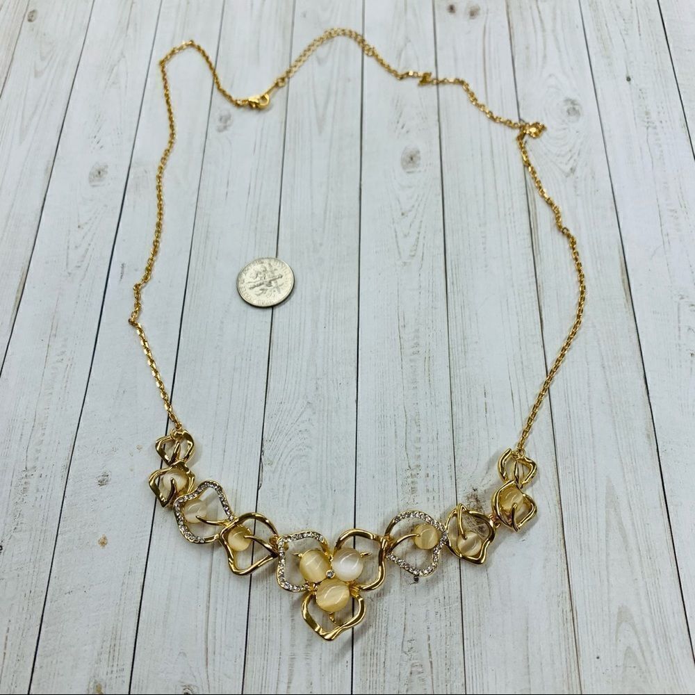 Gold Floral Cat Eye Crystal Necklace‎